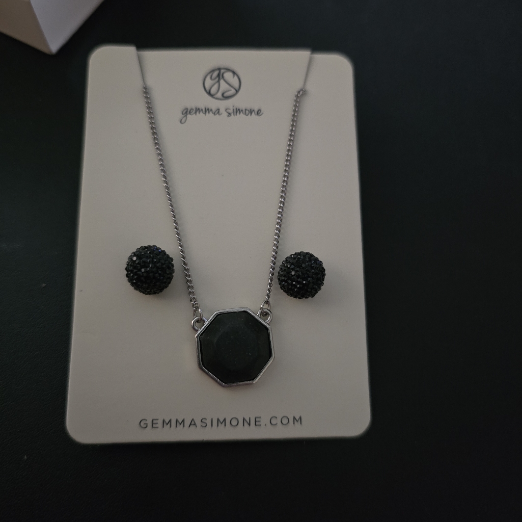 Black Necklace And Earring Set